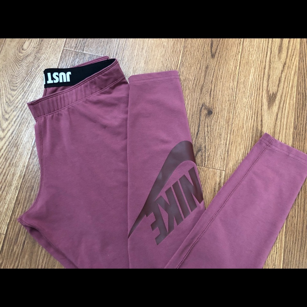 Women’s Mauve Nike leggings